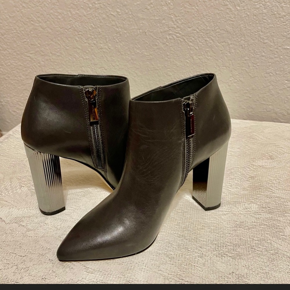 ✅MICHAEL KORS✅  Leather Bootie